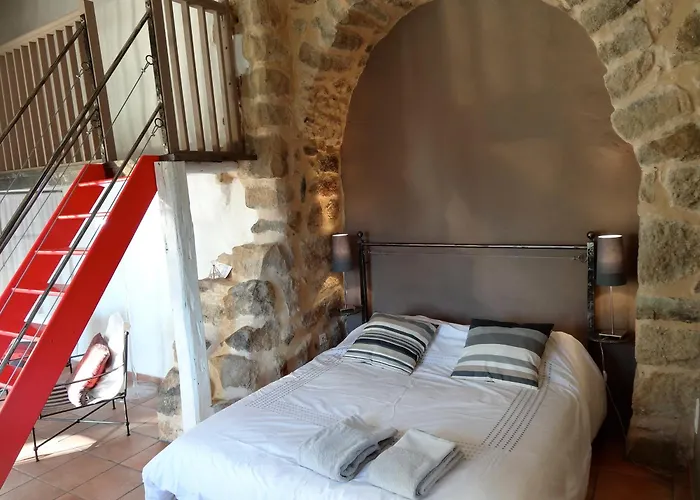 L'oustalou Maison d'hôtes 3*